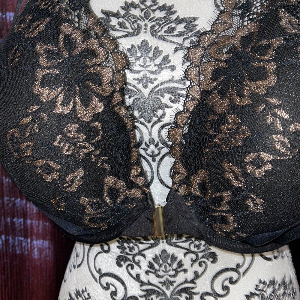 Spicy Bra 🥵 - Picture 3 of 5